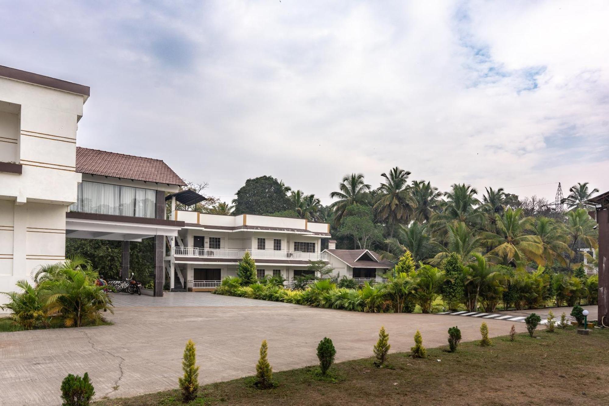 Mastiff Select Terrain Dandeli Hotel Екстериор снимка