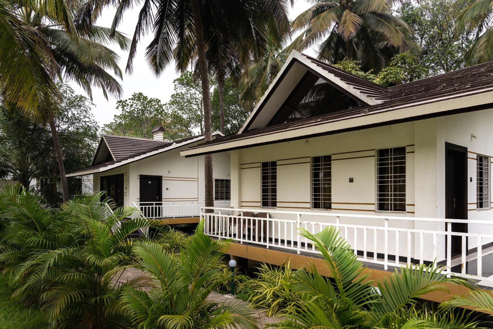 Mastiff Select Terrain Dandeli Hotel Екстериор снимка