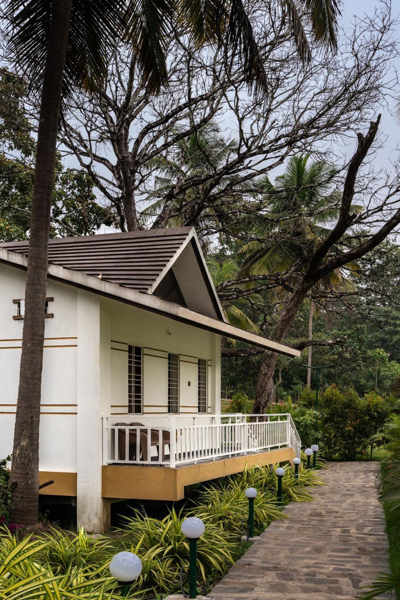 Mastiff Select Terrain Dandeli Hotel Екстериор снимка